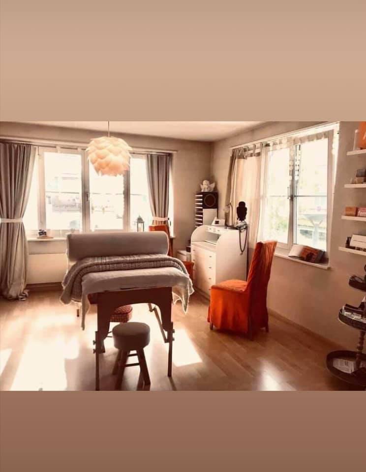 Yvette Plimmer 20+ Jahre Reiki Meisterin/Lehrerin DE/EN 式レイキ臼井靈氣療法 traditionell Usui Shiki Ryoho 11 Raum zu vermieten Praxis13. .