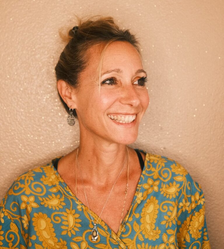 Yvette Plimmer 20+ Jahre Reiki Meisterin/Lehrerin DE/EN 式レイキ臼井靈氣療法 traditionell Usui Shiki Ryoho 4 YVETTE REIKI SCHULE 768x852